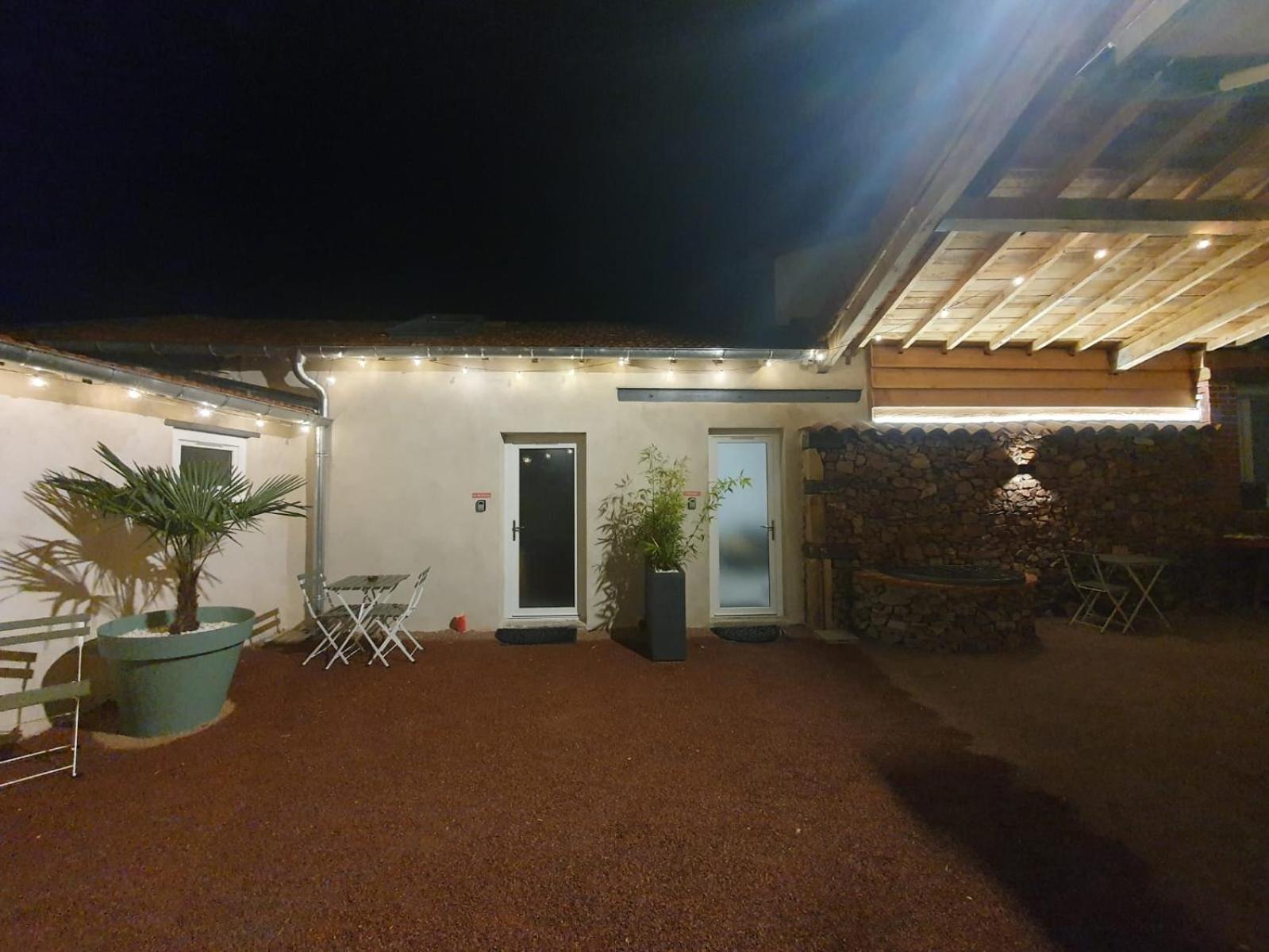 Le Boheme, Sauna & Spa Riorges Exterior photo